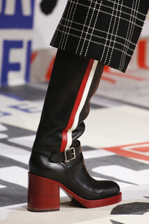Details Christian Dior , Details Dior Fall 2018 Ready-to-Wear , Детали показа Кристиан Диор , Детали показа Диор осень зима 2018 , Fashion show , неделя моды в Париже , PFW , Мария Грация Кьюри , Mainstyles